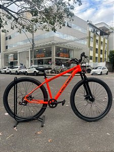 BICICLETA MTB ARO (29) VELOOH ESCALADE 7 VELOCIDADES (1X7) FREIO A DISCO MECÂNICO TAMANHO 15 (P) COR LARANJA NEON