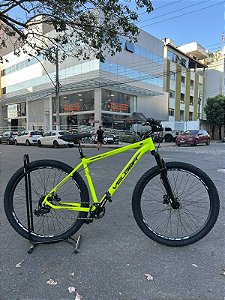 BICICLETA MTB ARO (29) VELOOH START 8VELOCIDADES (1x8) FREIO A DISCO HIDRÁULICO TAMANHO 19 (G) COR AMARELO NEON