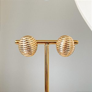 Brinco Oval Abaulado Texturizado Banhado a Ouro