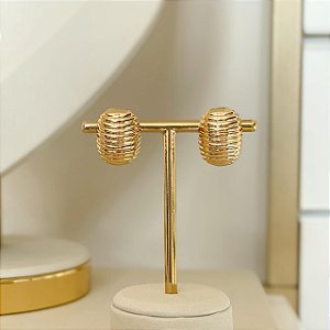 Brinco Oval Abaulado Texturizado Banhado a Ouro