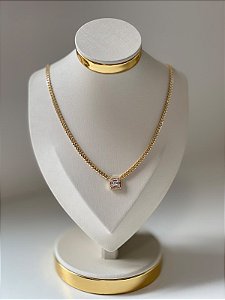 Colar Com Pingente Quadrado no Cristal