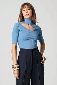 Blusa Detalhe Vazado No Ombro