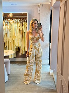 Macacão Tomara que Caia Com Fivela