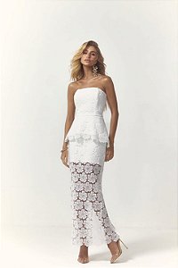 Vestido longo branco com renda floral
