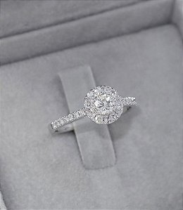 Anel Solitário Halo Moissanita