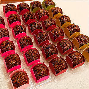 50 mini Forminhas Doces Brigadeiros Festas Aniversário
