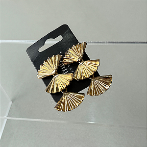Brinco de Leque Cor: Dourada