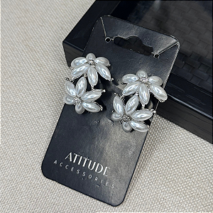 Brinco De Perolas Da Flor Cor: Prata