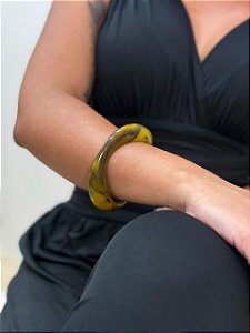 BRACELETE RESINADO GEOMÉTRICO MARMORE ÂMBAR