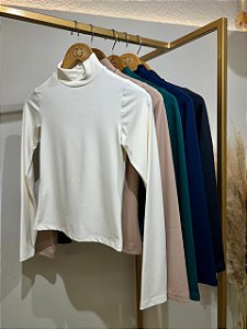 Blusa Gola Manga Longa em Poliamida
