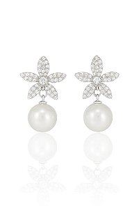 Brinco Flor Cravejada Com Pérola - Banhado Em Ródio Branco