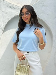 T-SHIRT GOLA ALTA LISA - AZUL CÉU