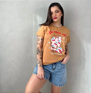 T-SHIRT GO WHERE YOU BOTA CEREJA - DOCE DE LEITE