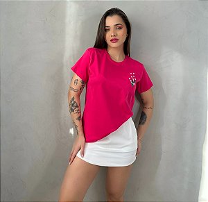 T-SHIRT RAMO DE FLORES NO BUSTO (BORDADA) - ROSA PINK