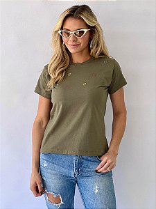 T-SHIRT CORAÇOES COLORIDOS (BORDADA) - VERDE KHAKI