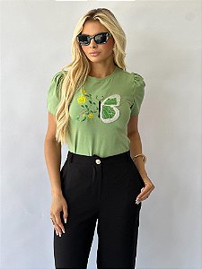 T-SHIRT MANGA PRINCESA BORBOLETA FLORES (BORDADA) - VERDE CHA