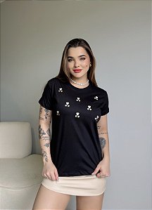 T-SHIRT TRIO CORAÇÃO (BORDADA) - PRETO