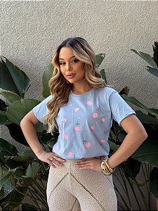 T-SHIRT FLORES - AZUL CÉU