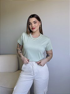 T-SHIRT PEROLAS NA GOLA - VERDE NOSTALGIA