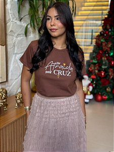 T-SHIRT FUI ATRAIDA PELA CRUZ - MARROM