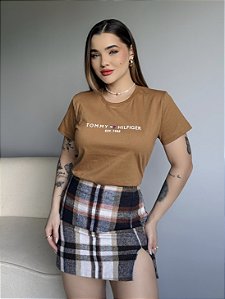 T-SHIRT TOMMY HILFIGER EST 1985 - AVELÃ