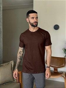 CAMISETA MASCULINA LISA - MARROM EXPRESSO