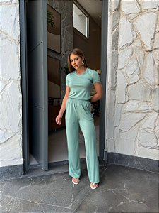 CONJUNTO CALÇA LISTRAS E T-SHIRT GOLA V - VERDE OLIVA