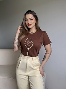 T-SHIRT TERÇO NOSSA SENHORA - MARROM