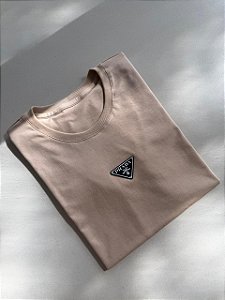 T-SHIRT PRADA - BEGE DUNAS