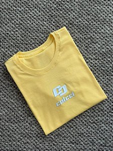 T-SHIRT COLCCI ALTO RELEVO - AMARELO MANTEIGA