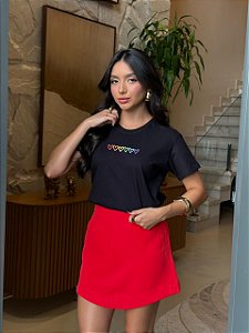 T-SHIRT DTF CORAÇÕES ARCO IRIS - PRETO