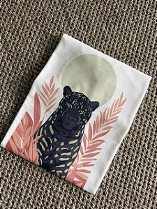 T-SHIRT DTF ONÇA PRETA - OFF WHITE