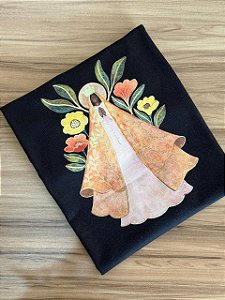 T-SHIRT DTF NOSSA SENHORA AQUARELA AMARELO - PRETO