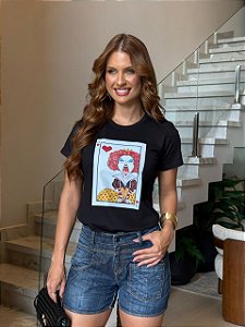 T-SHIRT DTF RAINHA VERMELHA - PRETO