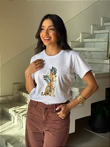 T-SHIRT DTF ONÇA PINTADA FOLHAS - BRANCO