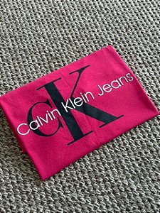 T-SHIRT CALVIN KLEIN JEANS ( CK PRETO) - ROSA PINK