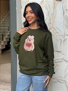 MOLETOM DTF CAPIVARA CORAÇÃO - VERDE MILITAR