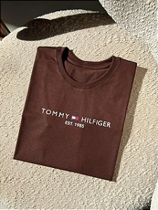 T-SHIRT TOMMY HILFIGER - MARROM EXPRESSO