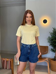 T-SHIRT GOLA ALTA LISA - AMARELO BRULEE