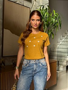 T-SHIRT BORDADA  MARGARIDAS - ENTARDECER
