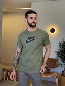 CAMISETA MASCULINA DTF SIMBOLO NIKE - FOLHA SECA
