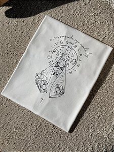 T-SHIRT DTF A CRUZ SAGRADA SEJA MINHA LUZ - OFF WHITE
