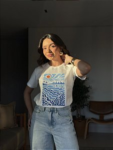 T-SHIRT DTF PAISAGEM MAR AZUL - OFF WHITE