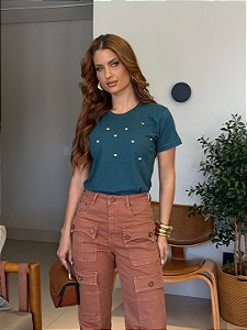 T-SHIRT BORDADA CORAÇÃOZINHO - VERDE NOITE