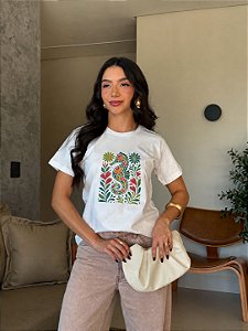 T-SHIRT DTF CAVALO MARINHO FLORAL - OFF WHITE