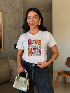 T-SHIRT DTF LOVE NEVER FAILS - BRANCO