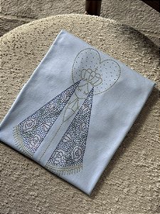 T-SHIRT DTF NOSSA SENHORA CORAÇÃO STRASS - AZUL CÉU