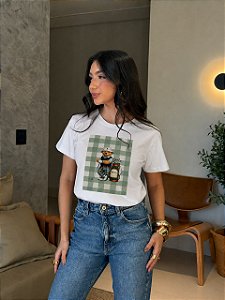 T-SHIRT DTF URSO XADREZ VERDE - OFF WHITE