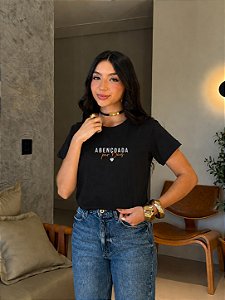 T-SHIRT DTF ABENÇOADA POR DEUS - PRETO