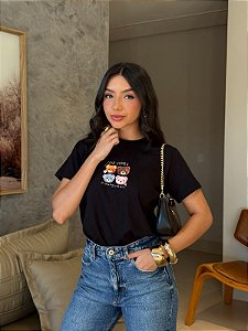 T-SHIRT DTF LOVE COMES IN MANY COLORS - PRETO